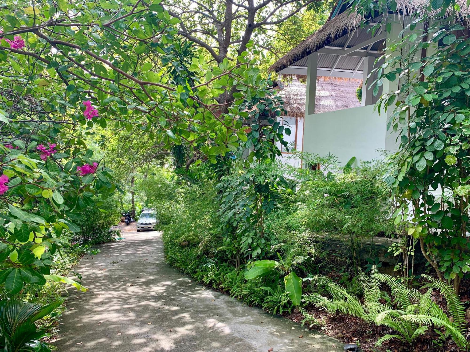 Coconut Beach Bungalows Chaloklum Habitación foto